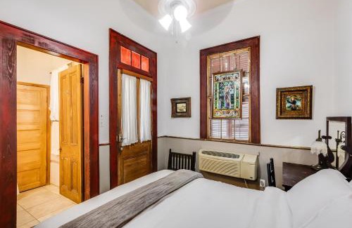 French Quarter House | Royal Barracks Guest House