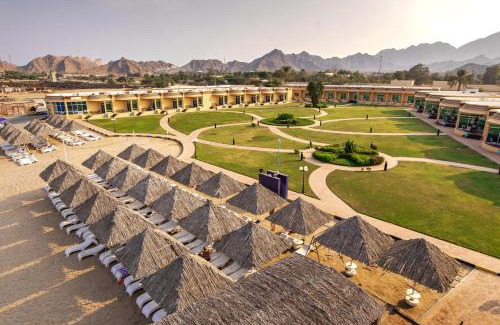 Al Kubus Resort | Royal Beach Hotel & Resort