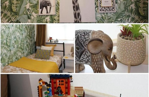 Slough House | Royal Brick Home - Sleeps 5 to 6 - No ULEZ - Tube Nearby - Free Parking - Lego Themed