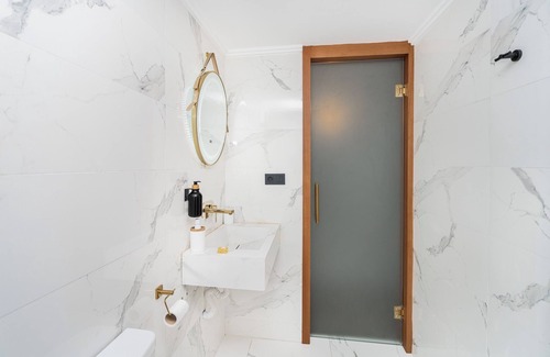 Mediouna Bed & Breakfast | Royal Club Detroit Bed and Breakfast