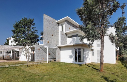Agara Villa | Royal County Villa by Stayjade