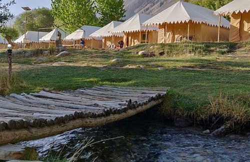 Hunder RV Rental | Royal Deluxe Camp