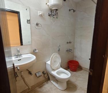Kalkaji Bed & Breakfast | Royal Galaxy