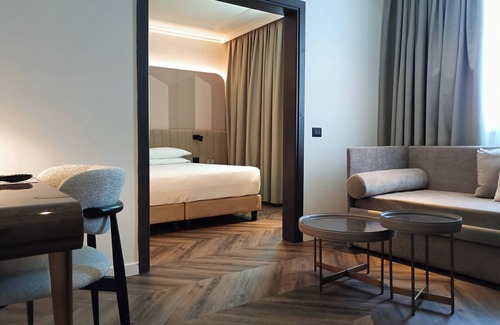 Assago Hotel | Royal Garden Hotel