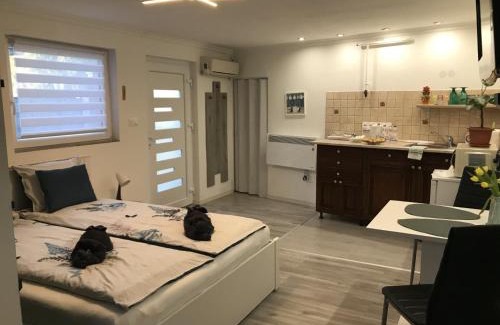 Kiskunhalas Apartment | Royal Gold Apartman