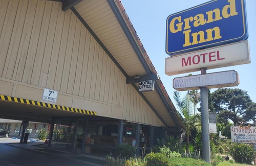 Santa Ana Hotel | Royal Grand Inn