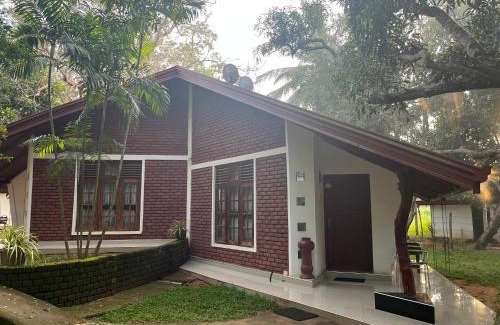 Puttalam Hotel | Royal Green Garden - Puttalam