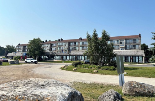 Thornbury Apartment | Royal Harbour Resort - Thornbury ON