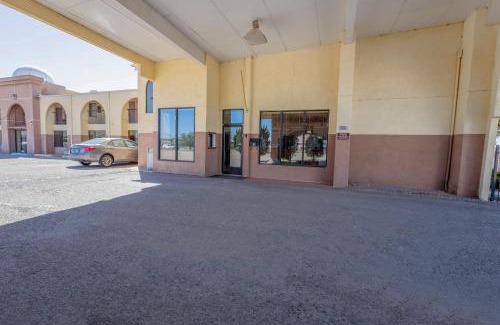Allison Hotel | Royal Holiday Motel By Belvilla Gallup I-40