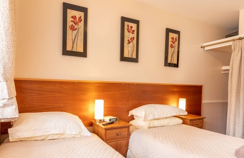 Hollow Meadows Hotel | Royal Hotel
