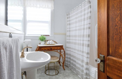 Sydney Bed & Breakfast | Royal Hotel Sydney