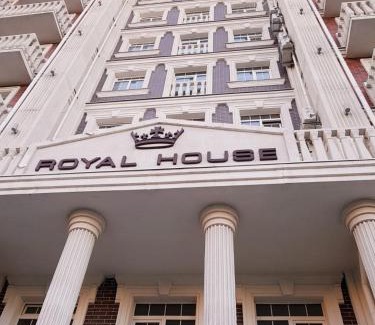 Holosiivskyj Apartment | Royal House Apartment