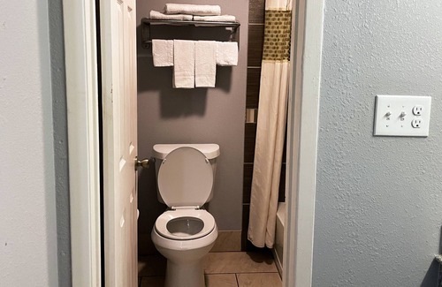 Linden Hotel | Royal Inn Linden