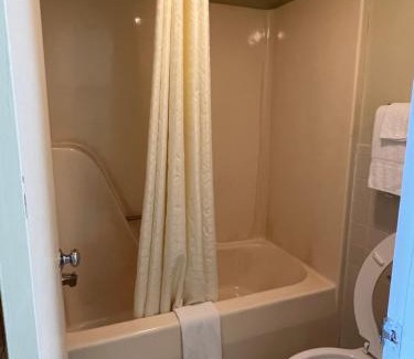 Rio Hotel | Royal Inn Motel-Charlottesville