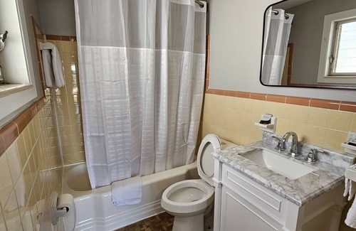 Perry Hotel | Royal Inn Motel