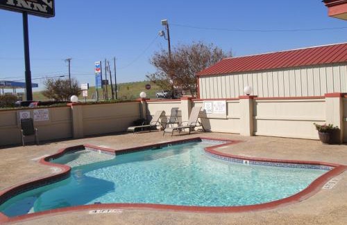Pearsall Hotel | Royal Inn Pearsall