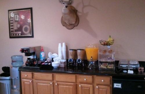Pearsall Hotel | Royal Inn Pearsall