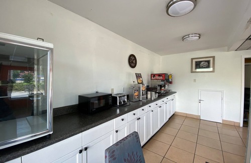 Richmond Hill Hotel | Royal Inn Richmond Hill- Savannah I-95