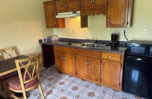 Fort Mc Clellan Hotel | Royal Inn