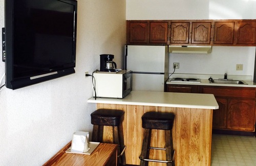 Lovelock Hotel | Royal Inn