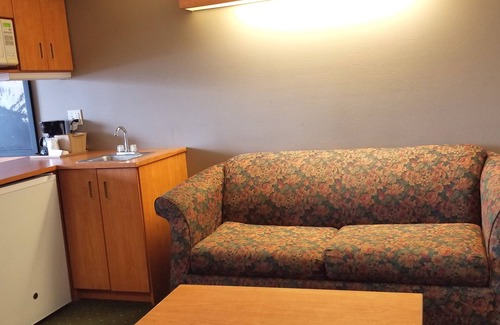 Midvale Hotel | Royal Inn