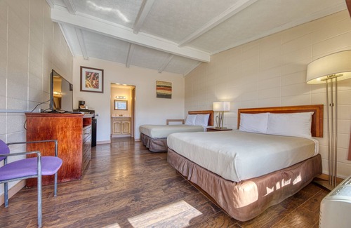 Oneida Hotel | Royal Inn