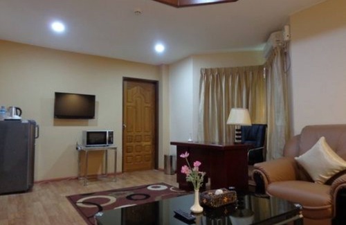 San Chaung Hotel | Royal Khattar Hotel