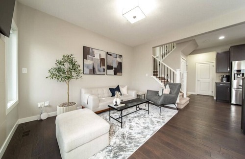 Southeast Edmonton House | Royal Maple Properties