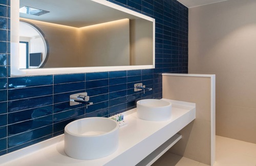Puerto Calero Hotel | Royal Marina Suites Boutique Hotel