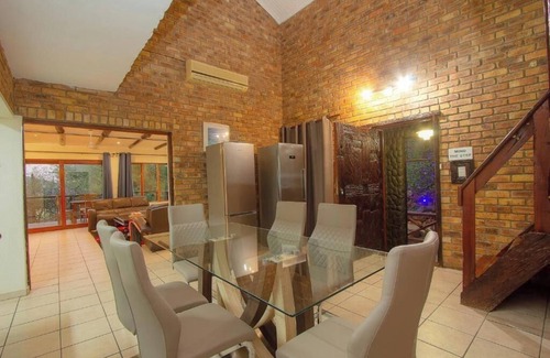 Marloth Park Apartment | Royal Marlothi Kruger Safari Lodge and Spa African Experience Villa
