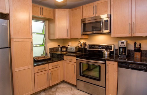 Kihei Condo | Royal Mauian - Remodeled 2 bed/2 bath ground floor - Tri-zone Air Conditioning