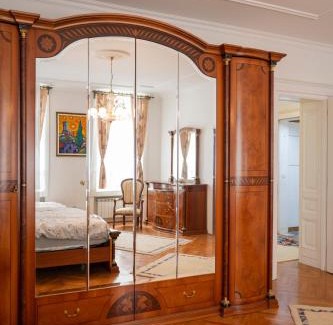 Old Town Apartment | Royal Meeting Point Apartment, Central Heart of Sarajevo