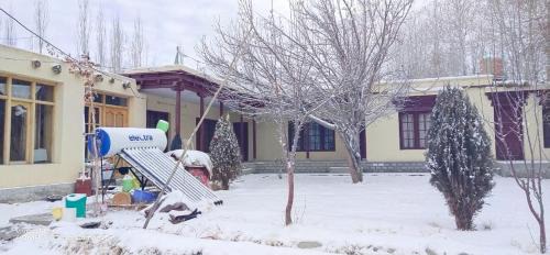 Hundur Bed & Breakfast | Royal Mount Guest House Ladakh by LexStays