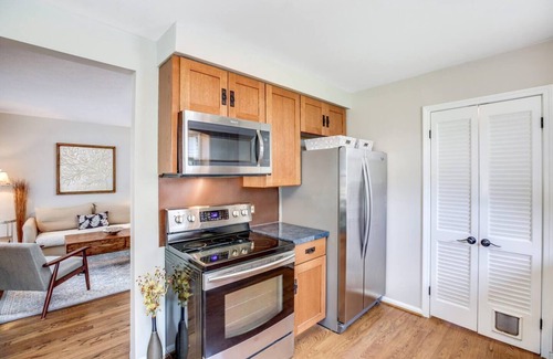 Royal Oak House | Royal Oak-Beaumont Bungalow