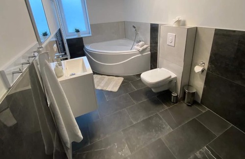 Kropeliner-Tor-Vorstadt Apartment | Royal Ocean Ferienhaus - Ostsee-ferienhaus Royal Ocean mit Sauna und Whirlpool