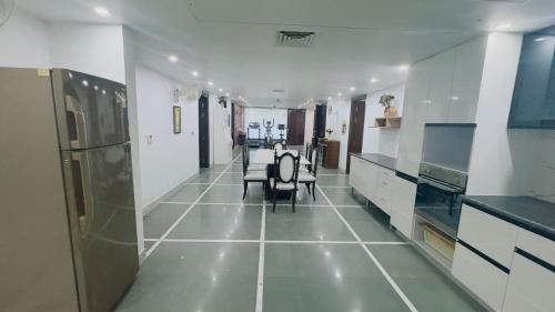 Jasola Apartment | Royal Palace 1 BHK - Kitchen, Balcony, lift, Gym,