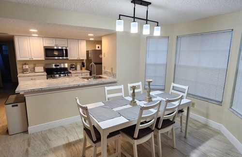 Royal Palm Bay Condo | Royal Palm Bay Family Fun 3-bd Condo 15 min from Disney - Pets welcomed