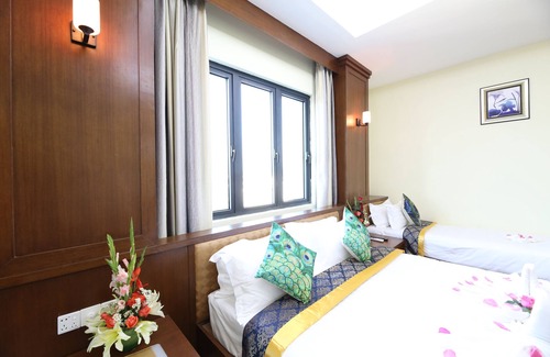 Mandalay Hotel | Royal Peacock Hotel