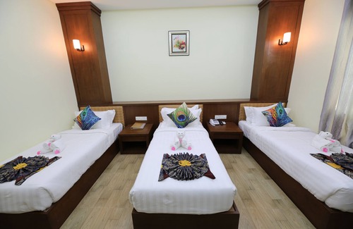 Mandalay Hotel | Royal Peacock Hotel