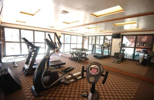 Brian Head Apartment | Royal Prince Suite Pool-Spa Ski-in out Gym, Sauna, Laundry, BBQ