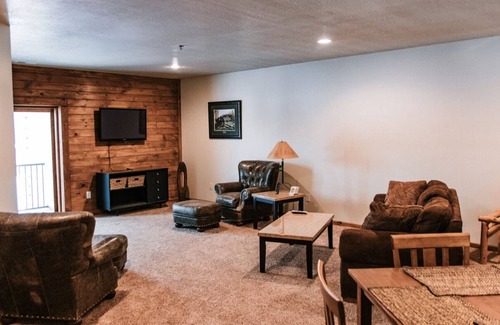 Millersburg Cabin | Royal Rack Ranch - lodge located on 1500 acres of whitetail and elk paradise