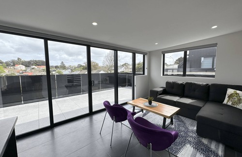 Royal Oak House | Royal Residency - 4BR Luxury Apartment