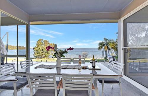 Central Coast House | Royal Retreat Peaceful Lakefront