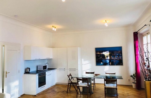 Prague 1 Apartment | Royal Road Residence II