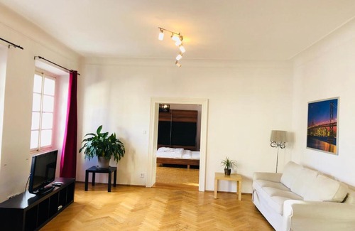 Prague 1 Apartment | Royal Road Residence II