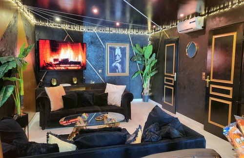 Beaucroissant Apartment | Royal Room-Suite-Royal-Ensuite-Terrace