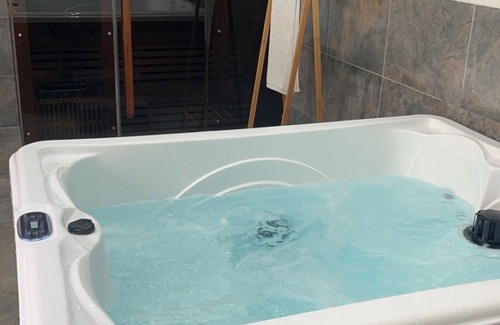 Livry-Gargan Apartment | Royal spa