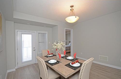 Oakville Apartment | Royal Stays Townhome Collection - 3 Bedroom Townhome in Oakville