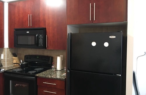 Downtown Mississauga Condo | ROYAL SUITES - Relax & Enjoy your stay at Royal Suites