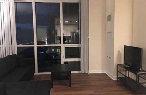 Downtown Mississauga Condo | ROYAL SUITES - Relax & Enjoy your stay at Royal Suites